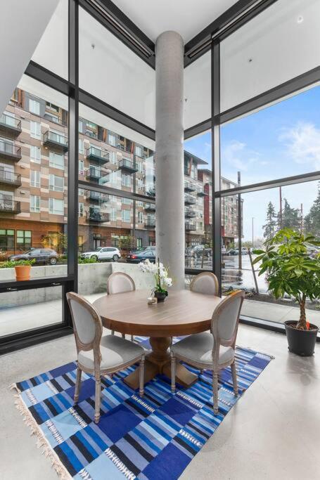 Airy And Open Corner Loft - 92 Walkscore Redmond Zewnętrze zdjęcie