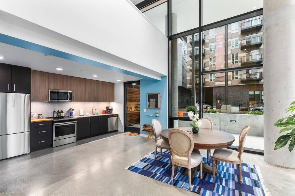 Airy And Open Corner Loft - 92 Walkscore Redmond Zewnętrze zdjęcie