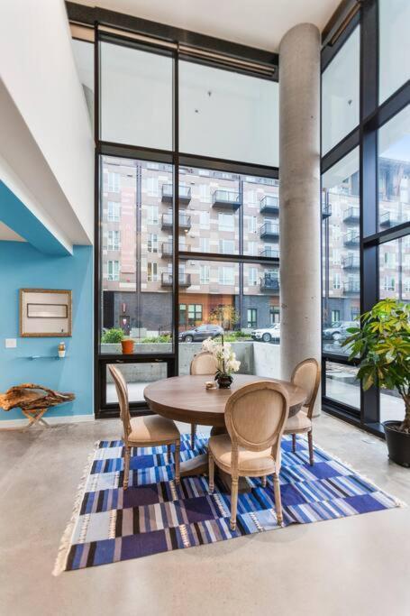 Airy And Open Corner Loft - 92 Walkscore Redmond Zewnętrze zdjęcie