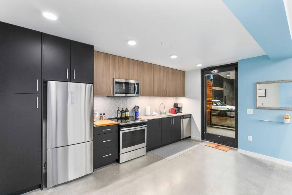 Airy And Open Corner Loft - 92 Walkscore Redmond Zewnętrze zdjęcie