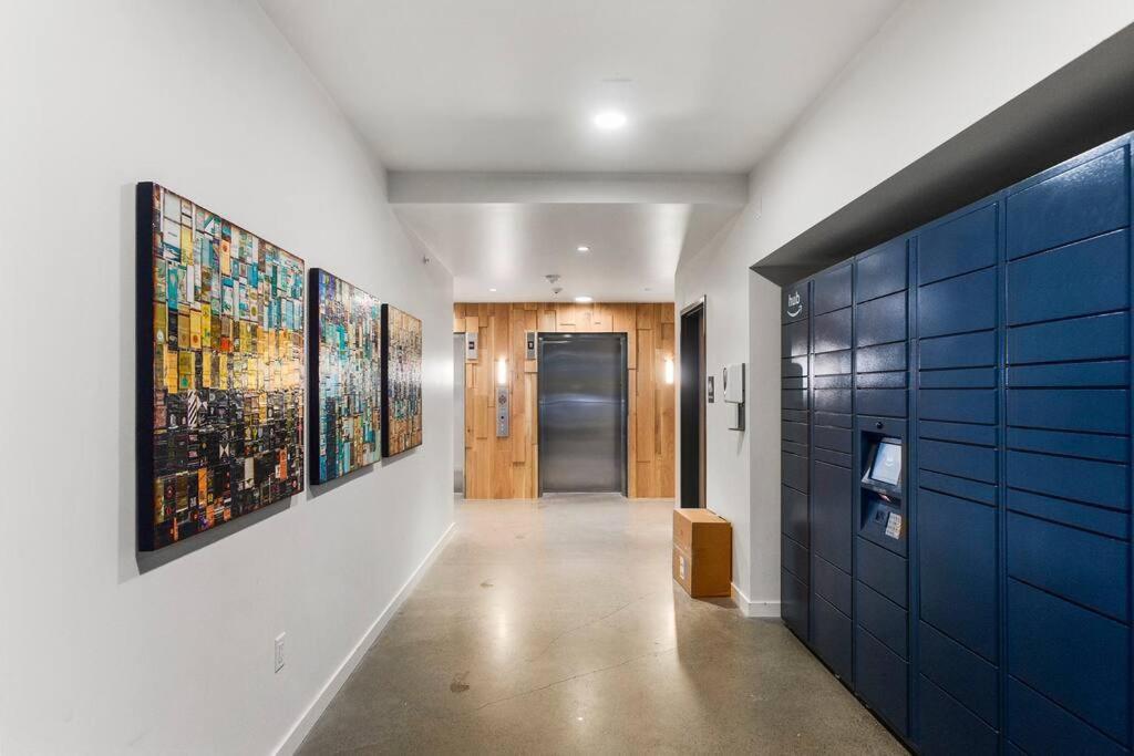 Airy And Open Corner Loft - 92 Walkscore Redmond Zewnętrze zdjęcie